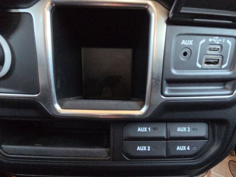 Used 2024 Jeep Wrangler Sport image 23