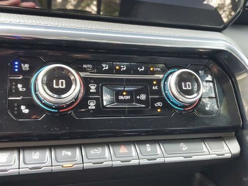 Used 2025 GMC Sierra 2500 Denali w/ Denali Reserve Package AWD/4WD image 23