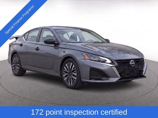 Used 2024 Nissan Altima 2.5 SV FWD image 3
