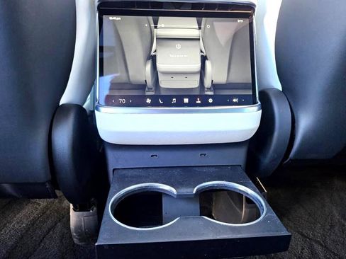 Used 2023 Tesla Model X image 60