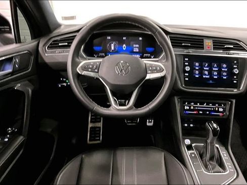 Used 2023 Volkswagen Tiguan SE R-Line FWD image 6