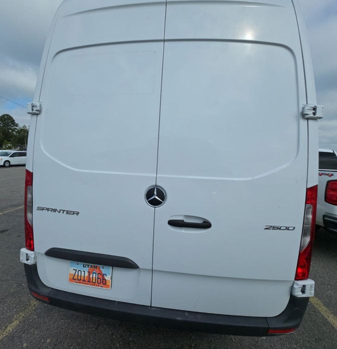 Used 2025 Mercedes-Benz Sprinter 2500 image 9