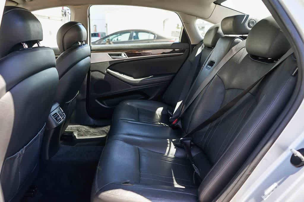 Used 2017 Genesis G80 3.8 RWD image 18