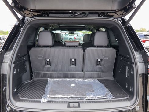 New 2026 GMC Acadia Denali Ultimate w/ LPO, Floor Liner Package image 5