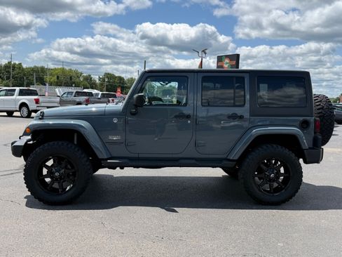 Used 2015 Jeep Wrangler Unlimited Sahara w/ Trailer Tow Group AWD/4WD image 5