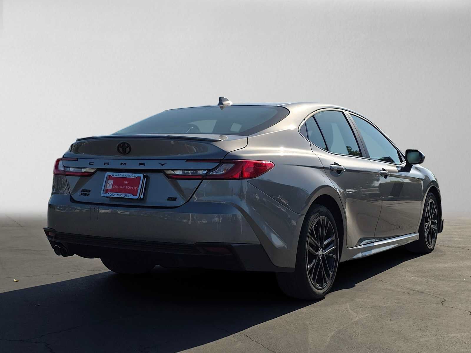 Used 2026 Toyota Camry SE AWD/4WD image 3