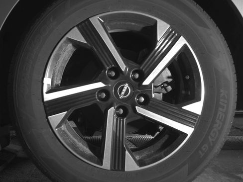 Used 2025 Nissan Sentra SV FWD image 14