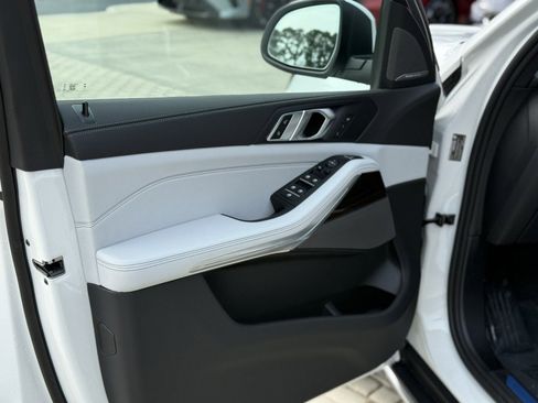 New 2026 BMW X5 sDrive40i w/ Premium Package RWD image 11