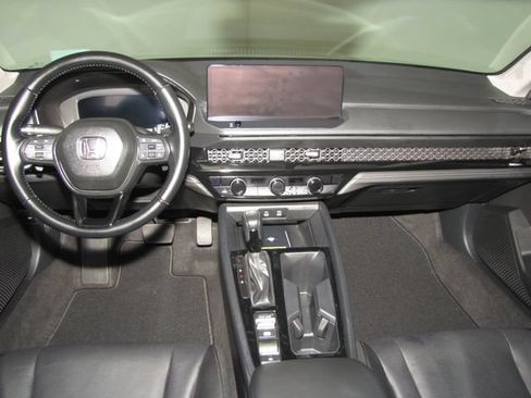 Used 2025 Honda Accord EX-L image 14