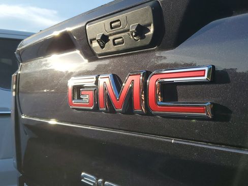 Used 2024 GMC Sierra 2500 AT4 w/ AT4 Premium Plus Package AWD/4WD image 8
