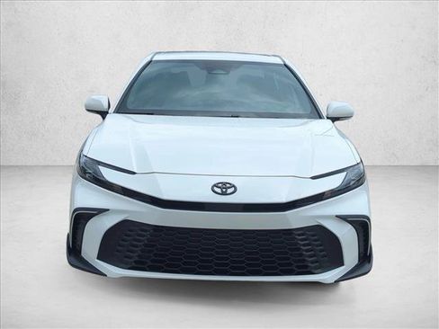 Used 2025 Toyota Camry SE FWD image 2