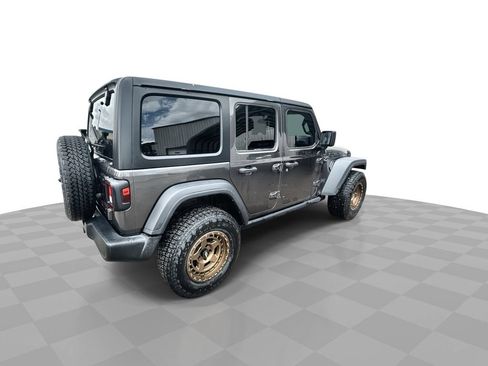 Used 2018 Jeep Wrangler Unlimited Sport image 8