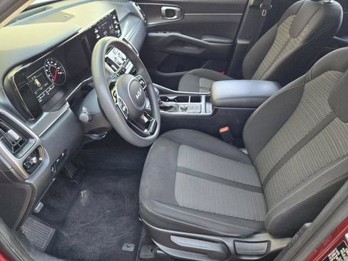 Used 2022 Kia Sorento LX AWD/4WD image 16