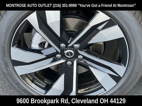 New 2026 Volvo XC40 B5 Ultra w/ Climate Package image 11