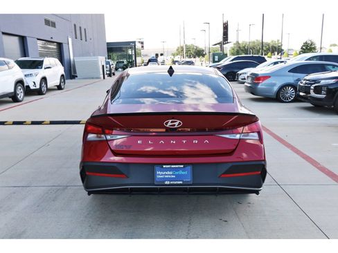 Certified 2025 Hyundai Elantra Sport FWD image 8