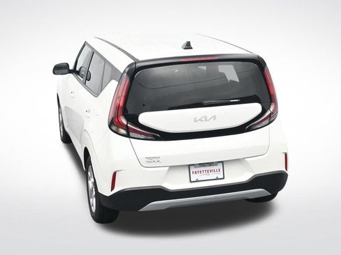 Used 2025 Kia Soul LX w/ LX Technology Package FWD image 28