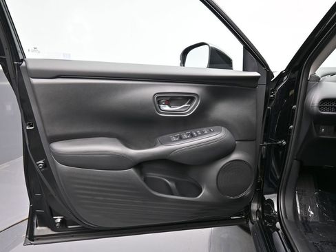 Certified 2026 Honda HR-V LX image 30