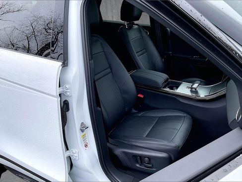 Certified 2025 Land Rover Range Rover Evoque Dynamic SE AWD/4WD image 29