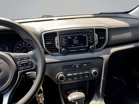 Used 2018 Kia Sportage LX AWD/4WD image 9