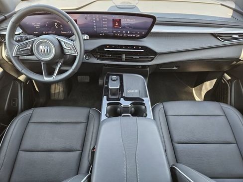 Used 2025 Buick Enclave Preferred FWD image 27