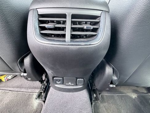 Used 2017 Chevrolet Malibu LT image 26