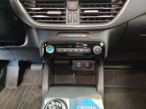 Used 2023 Ford Escape Platinum w/ Premium Technology Package AWD/4WD image 26