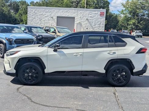 Used 2022 Toyota RAV4 XSE AWD/4WD image 4