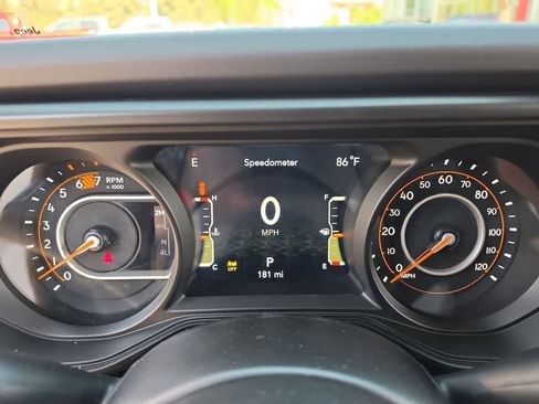 New 2026 Jeep Wrangler Unlimited Sahara AWD/4WD image 15