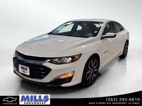 Used 2022 Chevrolet Malibu RS image 1
