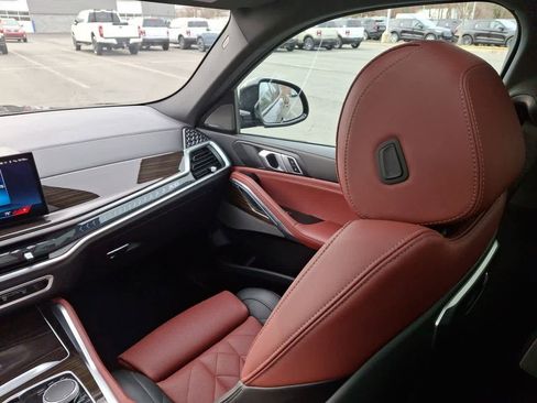 Used 2024 BMW X6 xDrive40i w/ Premium Package image 11