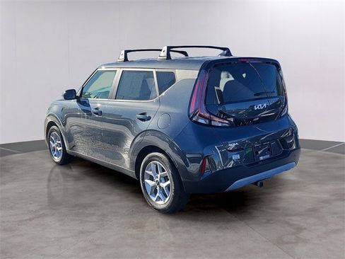 Used 2023 Kia Soul LX w/ LX Technology Package image 6