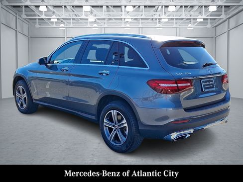 Certified 2019 Mercedes-Benz GLC 300 4MATIC image 4