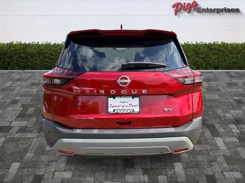 Used 2023 Nissan Rogue SV FWD image 9