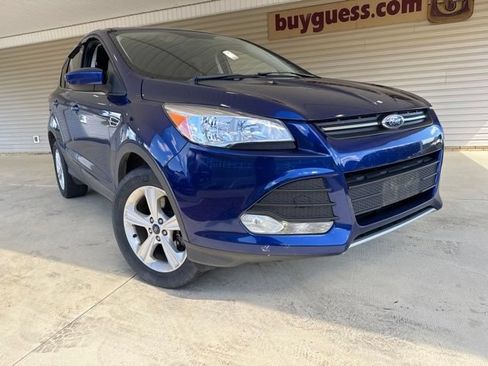 Used 2016 Ford Escape SE w/ SE Cold Weather Package AWD/4WD image 2