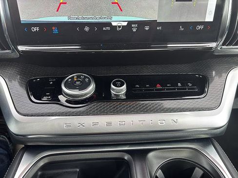 Certified 2025 Ford Expedition Platinum w/ Stealth Appearance Package AWD/4WD image 24