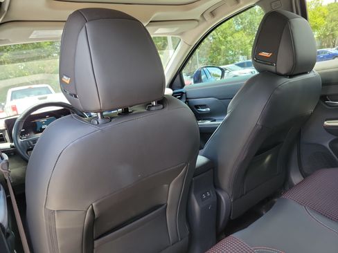 Certified 2025 Nissan Kicks SR w/ SR Premium Package FWD image 19