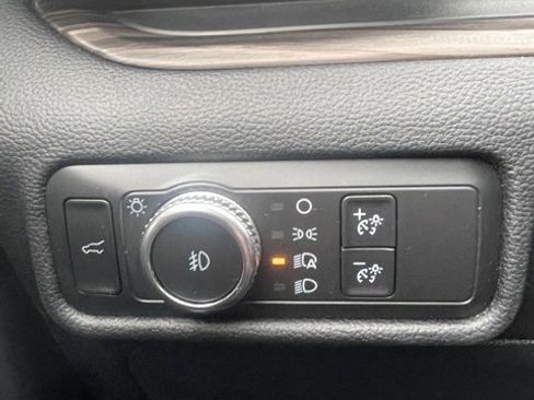 Used 2021 Ford Explorer Limited image 13