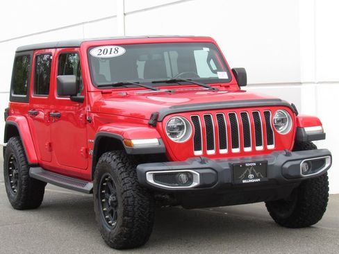 Used 2018 Jeep Wrangler Unlimited Sahara w/ Uconnect 4C Nav & Sound Group AWD/4WD image 2