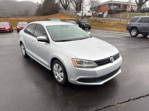 Used 2014 Volkswagen Jetta SE image 2