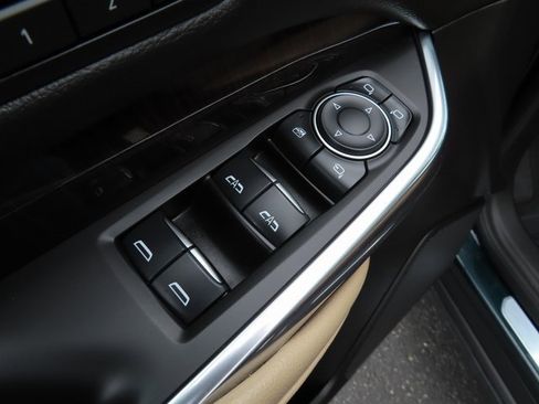 Used 2024 Cadillac XT4 Premium Luxury w/ Cold Weather Package image 13