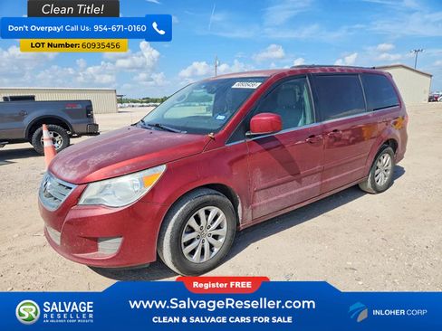 Used 2012 Volkswagen Routan SE FWD image 1