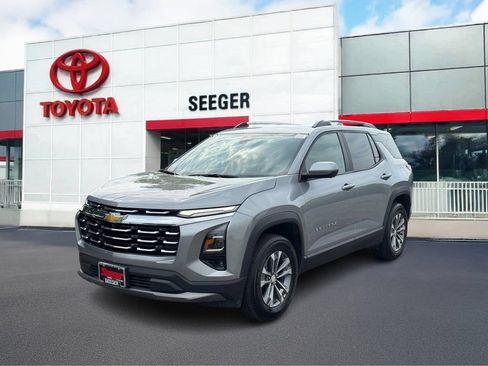 Used 2025 Chevrolet Equinox LT w/ Convenience Package II FWD image 10