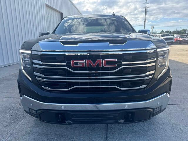 Used 2024 GMC Sierra 1500 SLT w/ SLT Premium Package AWD/4WD image 8