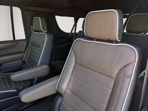Used 2026 GMC Yukon XL Denali Ultimate AWD/4WD image 18