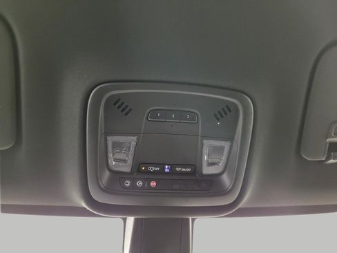 Used 2023 Chevrolet Traverse LT AWD/4WD image 18
