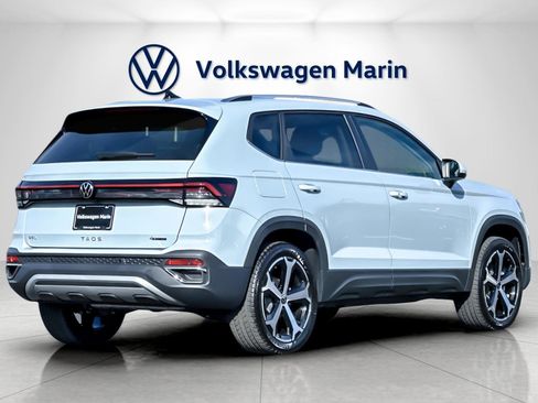 New 2026 Volkswagen Taos SEL image 5
