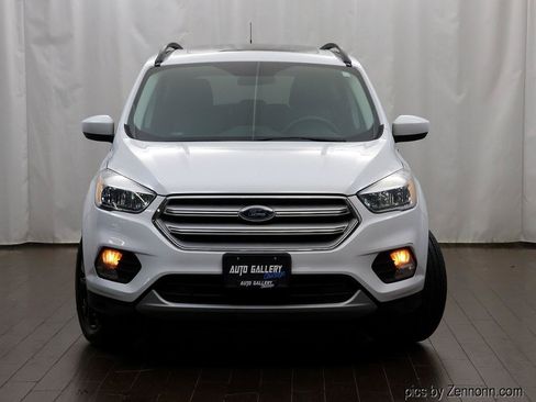Used 2018 Ford Escape SE w/ SE Sync 3 Package FWD image 4