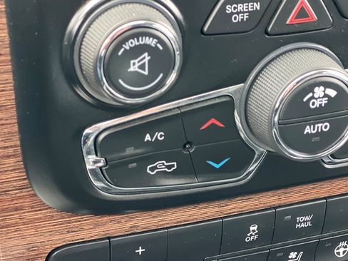 Used 2017 RAM 3500 Laramie image 27