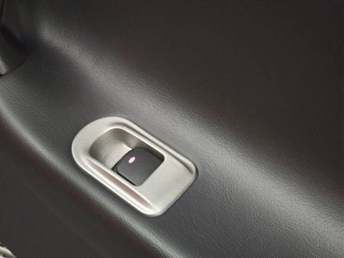 Used 2009 Pontiac Solstice GXP w/ Club Sport Package image 96