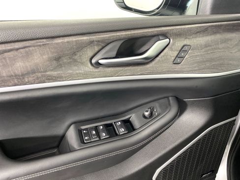 Used 2023 Jeep Grand Cherokee 4WD 4xe image 16